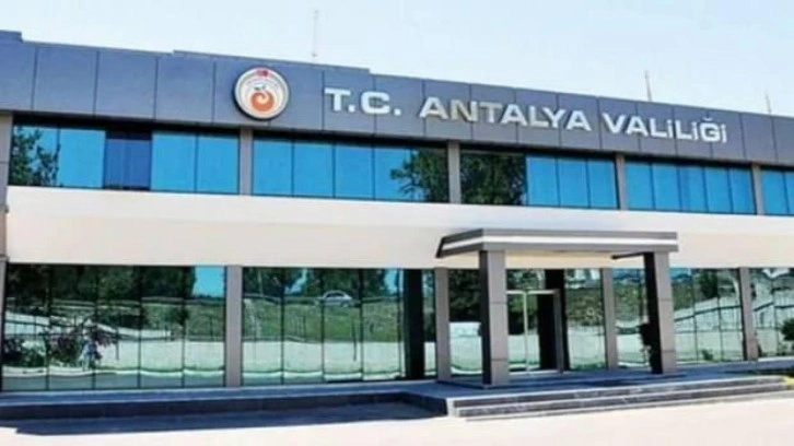 Manavgat'ta çıplak dolaşan kadın ile ilgili Antalya Valiliği'nden açıklama!