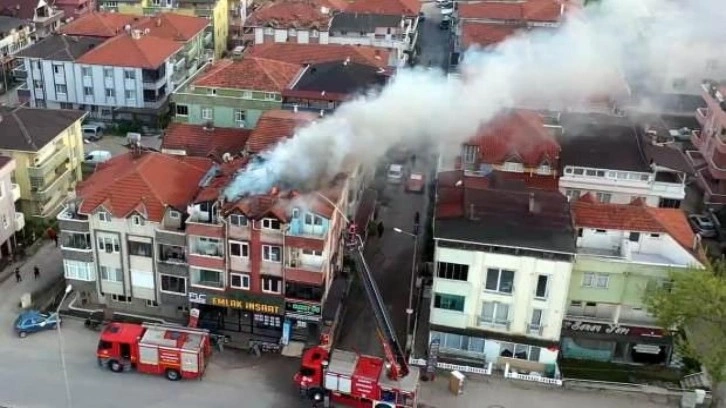 Mangal yaparken çatıyı yaktı