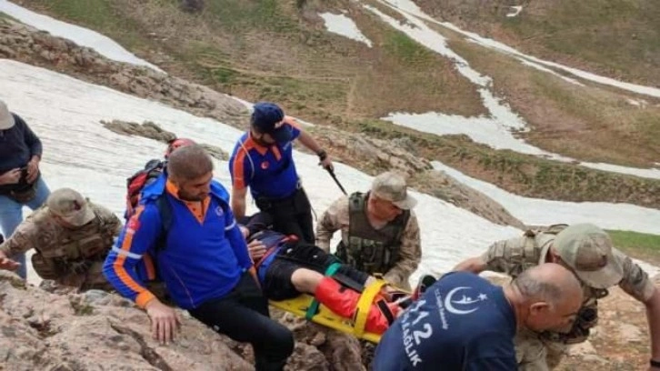 Mantar toplamaya giderken bacağını kıran vatandaşın imdadına AFAD, jandarma ve 112 yetişti