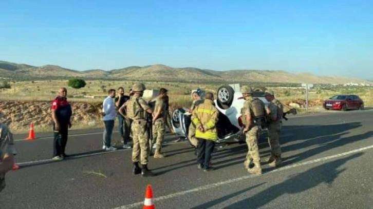 Mardin’de otomobil ters yattı: 4 yaralı