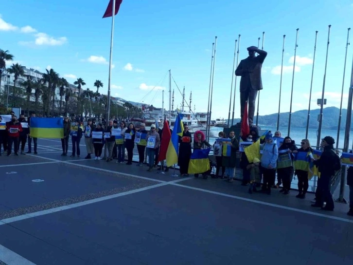 Marmaris'te yaşayan Ukraynalılar barış çağrısı yaptı