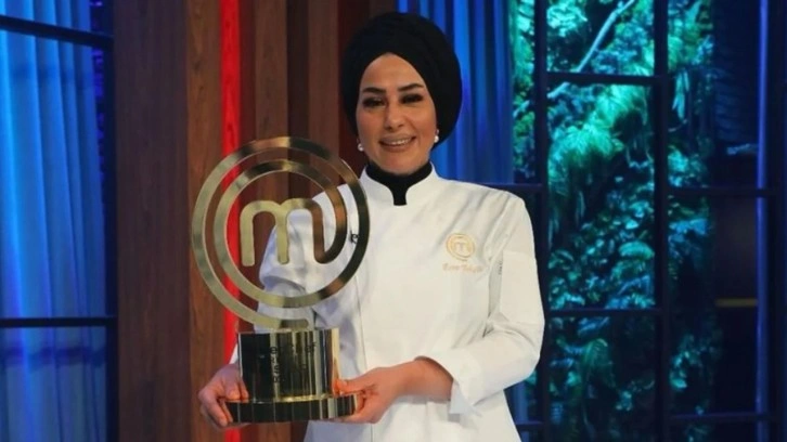 MasterChef şampiyonunun makyajsız hali gündem oldu! İşte Esra Tokelli'nin doğal hali