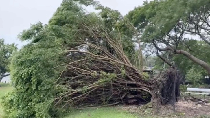 Mawar Tayfunu Guam’ı vurdu, adada elektrikler kesildi