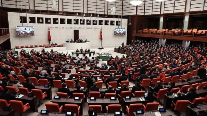 Memur maaşı ve emekli aylıklarını artıran teklif TBMM'de kabul edildi