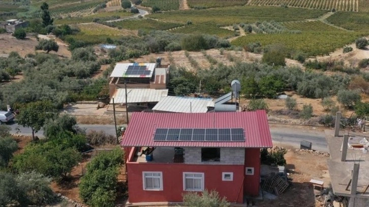 Mersin'de orman köylüleri güneş enerjisiyle kendi elektriğini üretiyor