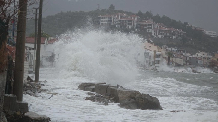 Meteoroloji uyardı: Feribot seferleri iptal edildi