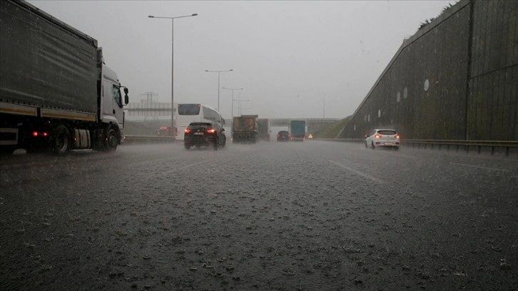 Meteorolojiden bazı bölgeler için kuvvetli yağış uyarısı