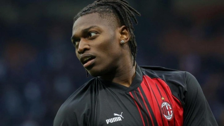 Milan Leao ile yeni sözleşnme imzaladı