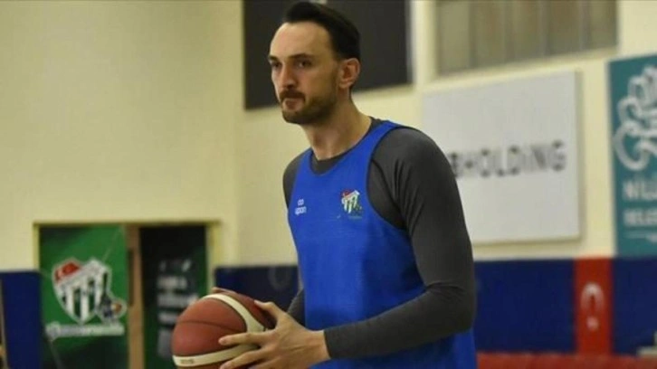 Milli oyuncu Semih Erden'den basketbola veda