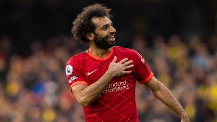 Mohammed Salah 2025'e kadar Liverpool'da!