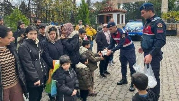 Muğla'da 3 araçta 144 kaçak göçmen yakalandı