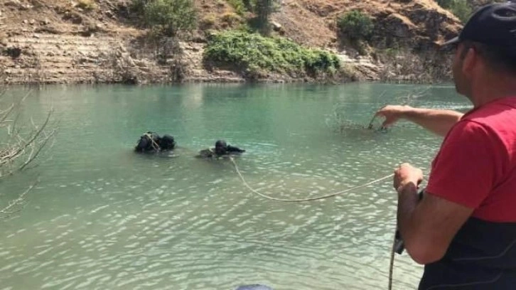 Müküs Çayı'nda kaybolan hemşireyi arama çalışmaları devam ediyor