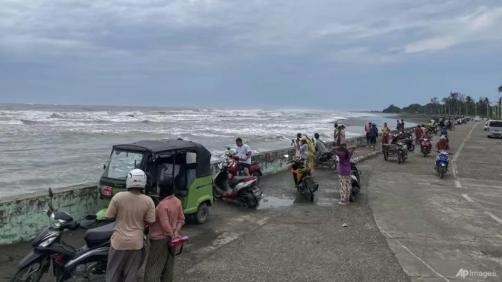 Myanmar ve Bangladeş’te kasırga can aldı