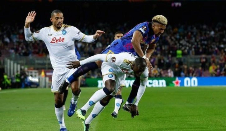 Napoli Barcelona deplasmanından istediğini aldı!