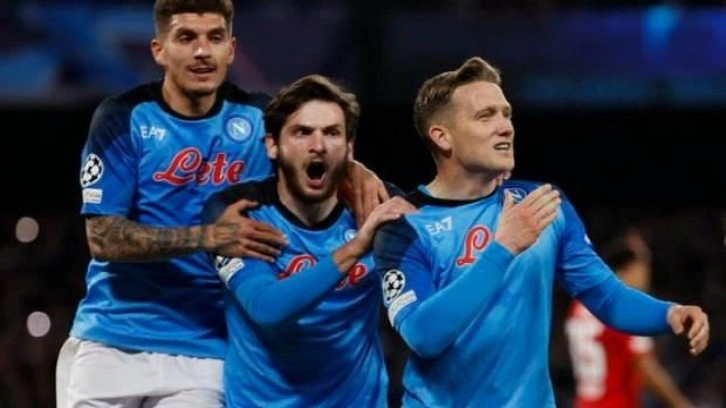 Napoli tarihinde ilk kez Devler Ligi'nde çeyrek finalde!