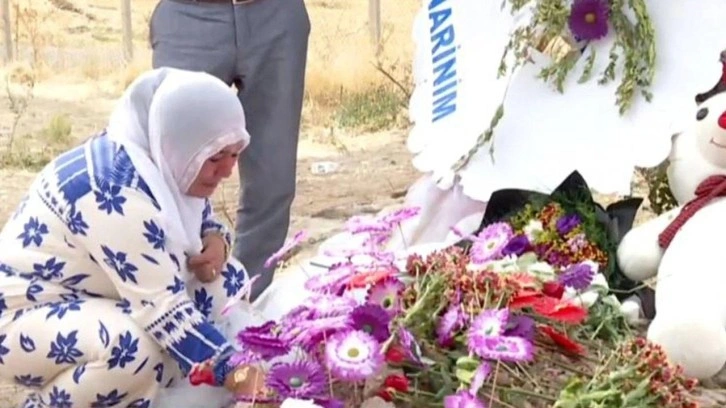 Narin'in mezarı başında akrabasından şoke eden ağıt! Duyanlar şaşkına döndü...