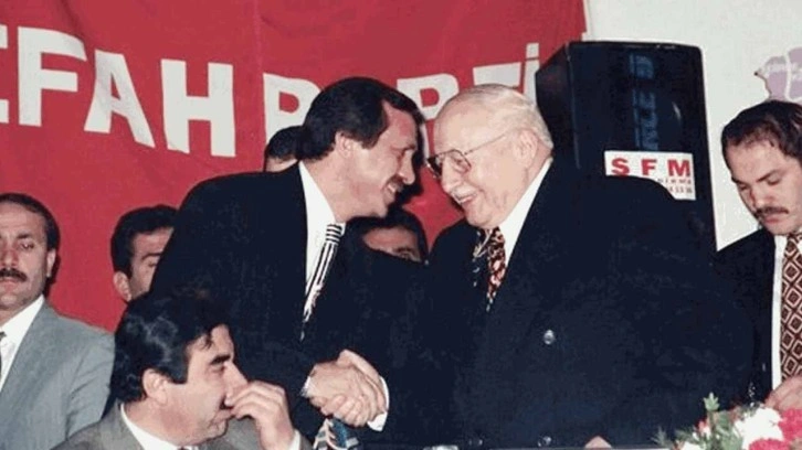 Necmettin Erbakan CHP ile olurdu iddiasına cevap: Yaşasaydı Erdoğan'ı alnından öperdi!