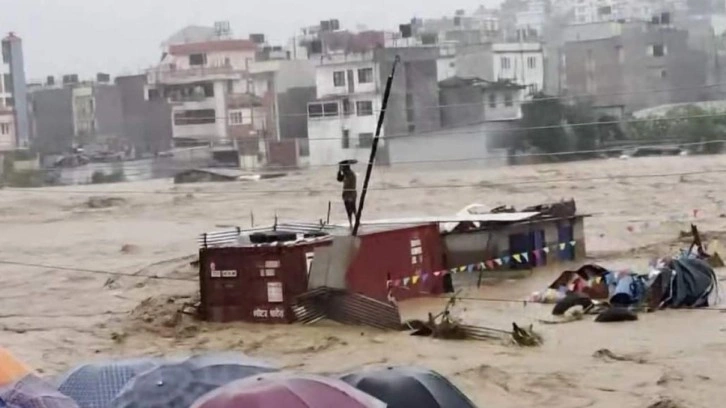 Nepal'in başkenti Katmandu'daki selde 32 kişi hayatını kaybetti