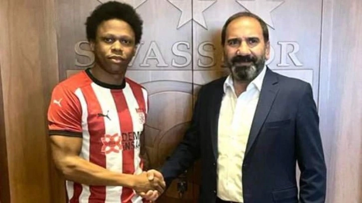 N’Jie ilk resmi maçında takdir topladı