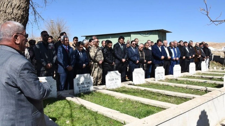 Nusaybin'de PKK'nın 6’sı çocuk 8 vatandaşın öldüren PKK'ya lanet yağdı