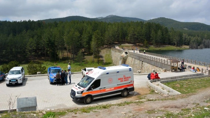 Okul gezisinde gölete düştüler: 2'si öğrenci, 4 kişi boğuldu