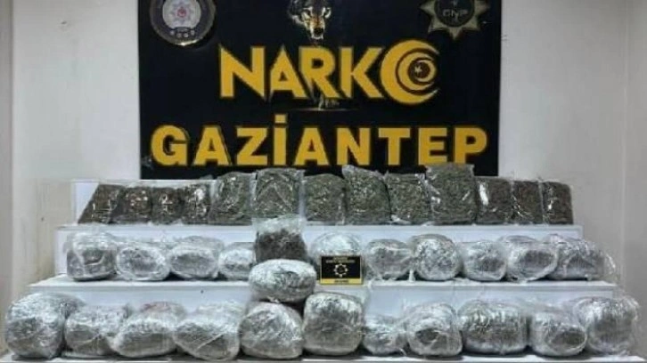 'Onix' ile aramada 28 kilo 400 gram uyuşturucu ele geçirildi