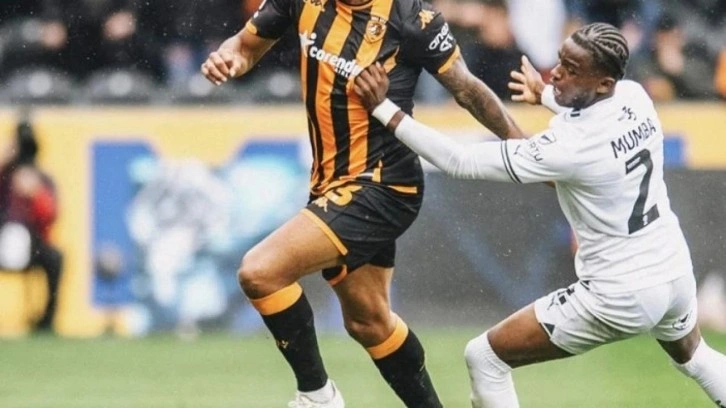 Ozan Tufan'lı Hull City, puanı Slater'le kurtardı