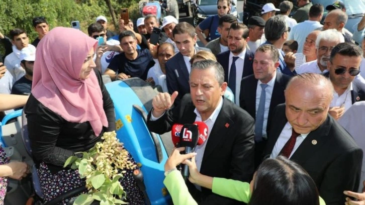 Özgür Özel’e protestocu diye tanıtılan kadın belediye başkanının eşi çıktı