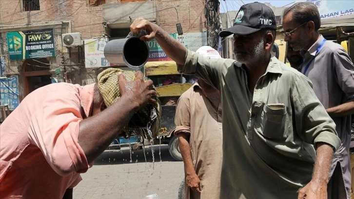 Pakistan'da aşırı sıcaklar felakete yol açtı! Ölü sayısı artıyor