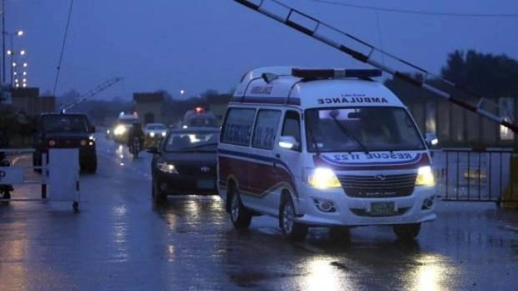 Pakistan'da karakola yönelik bombalı saldırıda 8 polis öldü