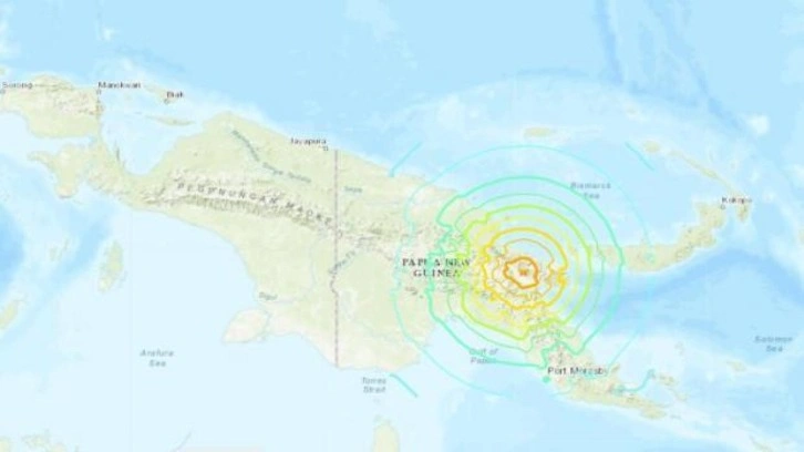 Papua Yeni Gine'de 7,6 büyüklüğünde deprem