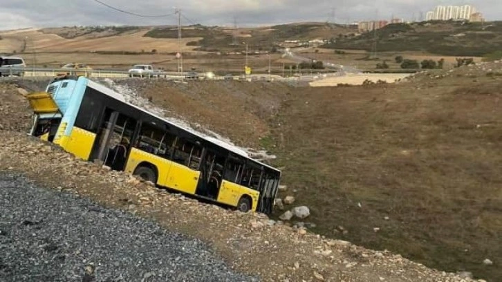 Park halindeki İETT otobüsü şarampole düştü