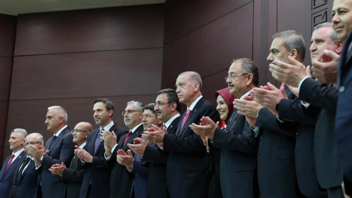 Pazarlık değil hizmet, hantallık değil hız bakanlıkları... İşte 'hükümet' farkı