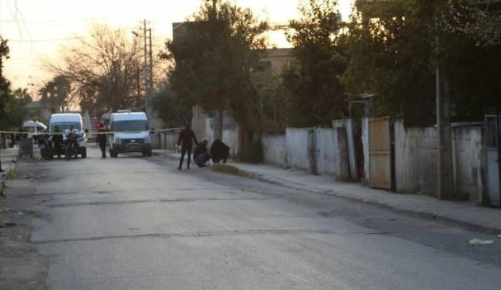 Polisten kaçan otomobilden yol konerına el bombası atıldı