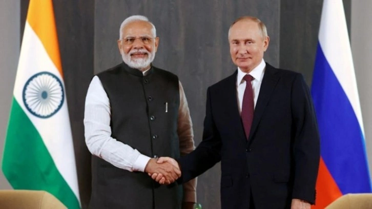 Putin ile Modi, Moskova'da bir araya geldi