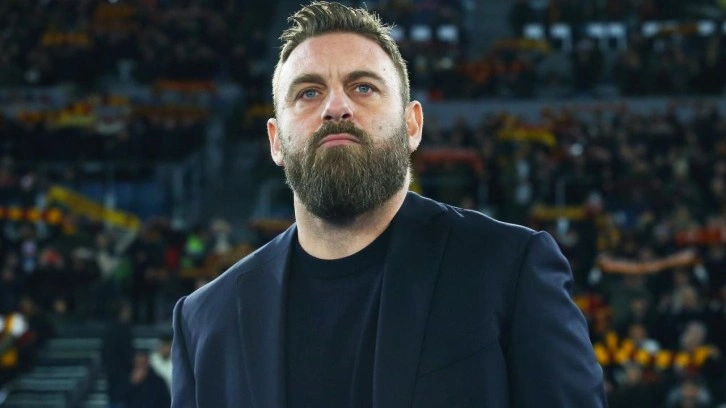 Roma'da Daniele De Rossi ile yollarını ayırdı