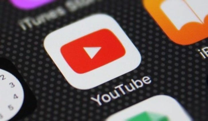 Rusya'ya bir darbe de YouTube'dan geldi