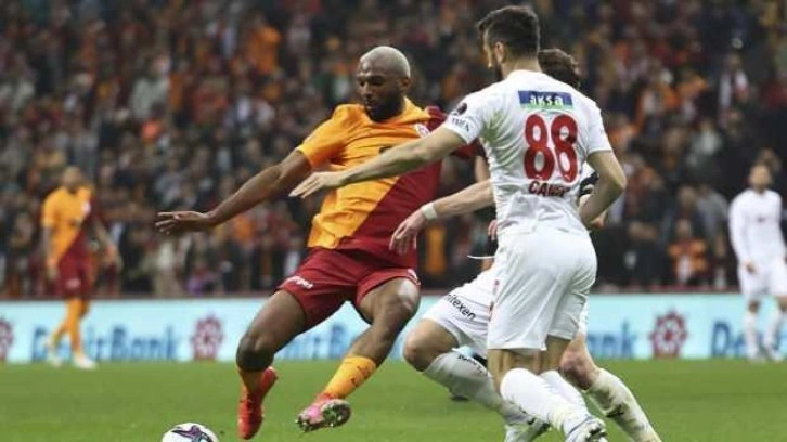 Ryan Babel sürprizi! Kalmak istiyor