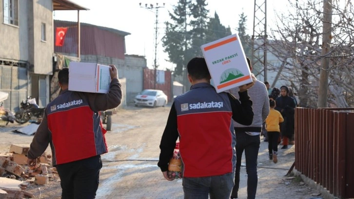 Sadakataşı deprem bölgesine yardım ulaştırmaya devam ediyor