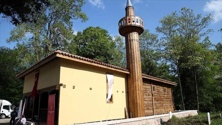 Sakarya'da yenilenen 700 yıllık tarihi cami ibadete açıldı