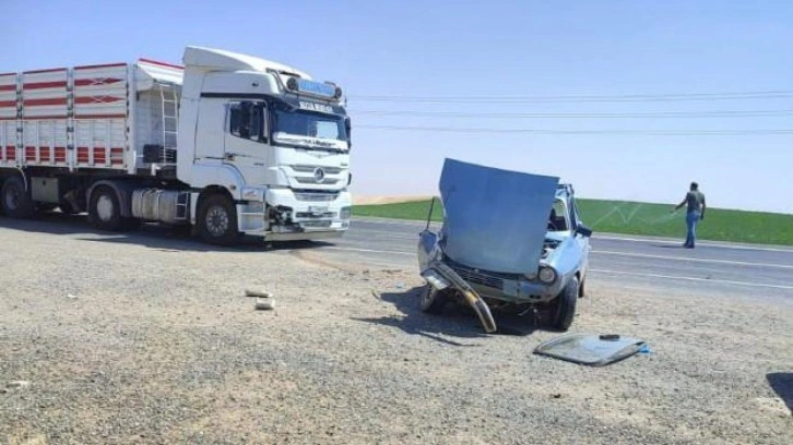 Şanlıurfa’da tır ile otomobil çarpıştı: 2 yaralı