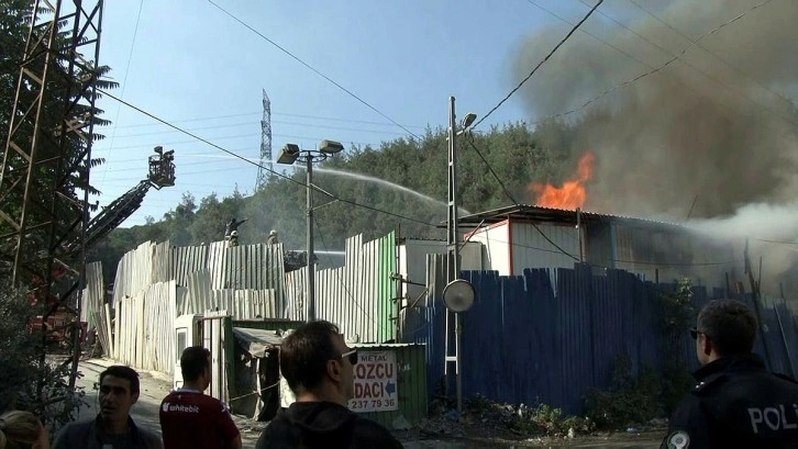 Sarıyer'deki kağıt deposunda yangın çıktı!