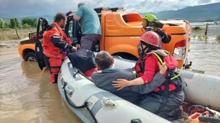 Sel sularında UMKE ve AFAD'dan nefes kesen operasyon