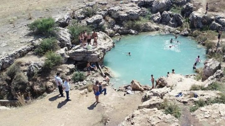 Şifa dağıtan göl kurudu, yüzlerce kilometre uzaktan gelen vatandaşlar gözlerine inanamadı