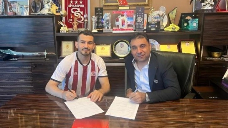 Sivasspor, Emrah Başsan'ı renklerine bağladı