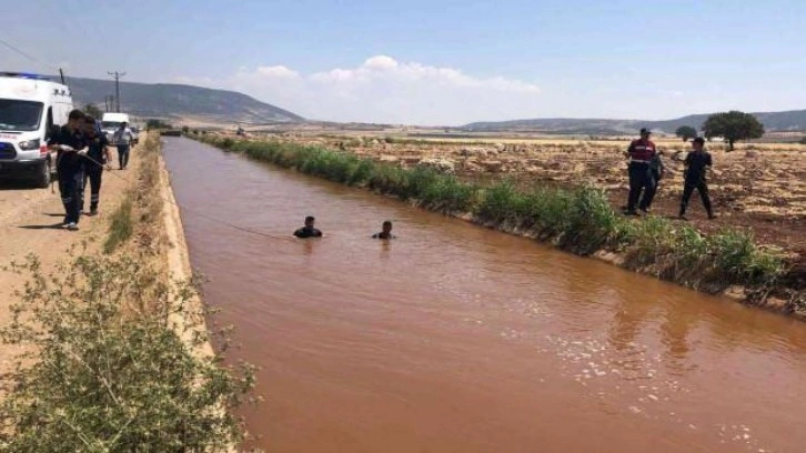 Sulama kanalına düşen ikizlerden acı haber