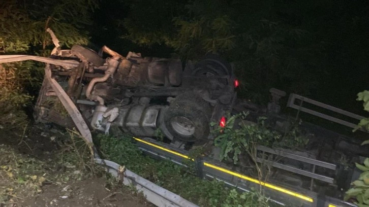 Takla atan TIR'dan burnu bile kanamadan çıktı