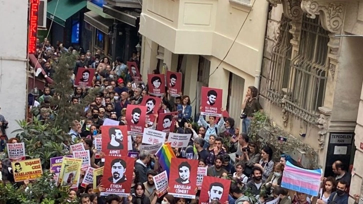 Taksim'de Gezi Davası protestosunda çok sayıda kişi gözaltına alındı