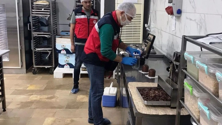 Tavşanlı’da işletmelerde gıda kontrolleri ve numune alımı