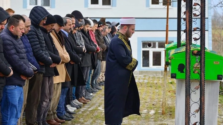 Taziye ziyaretinde hayatını kaybetti: İki arkadaş yan yana toprağa verildi